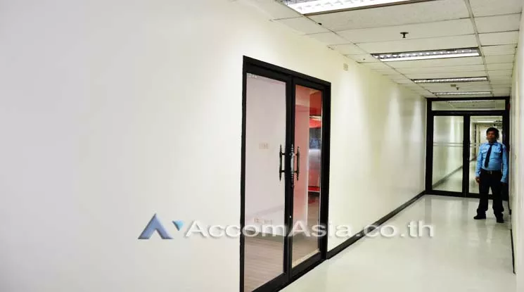 9  Office Space For Rent in Silom ,Bangkok BTS Chong Nonsi at K.C.C Building AA11226